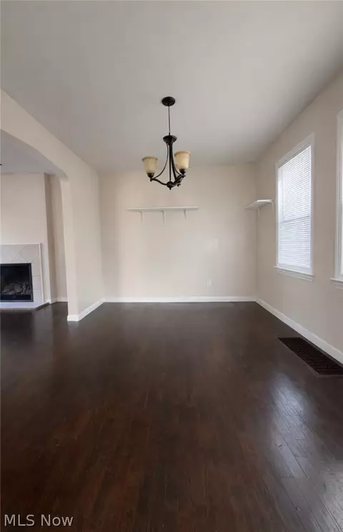 579 E 260th St, Euclid, OH 44132 photo 5
