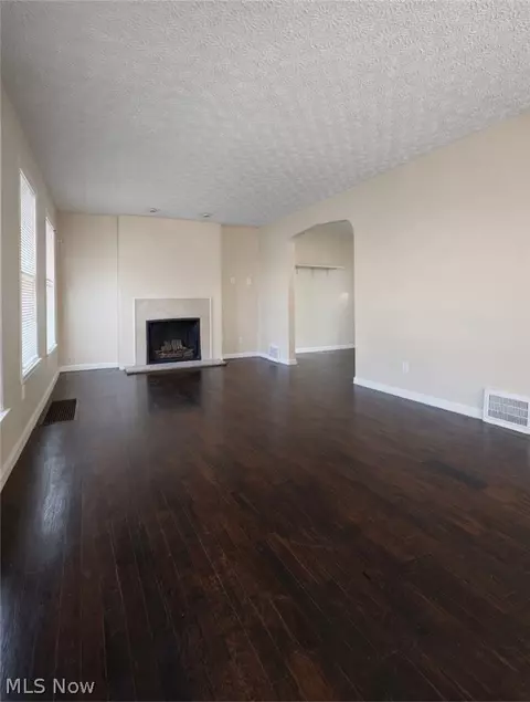 579 E 260th St, Euclid, OH 44132 photo 4