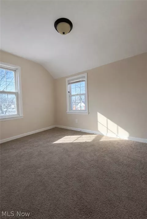 579 E 260th St, Euclid, OH 44132 photo 6