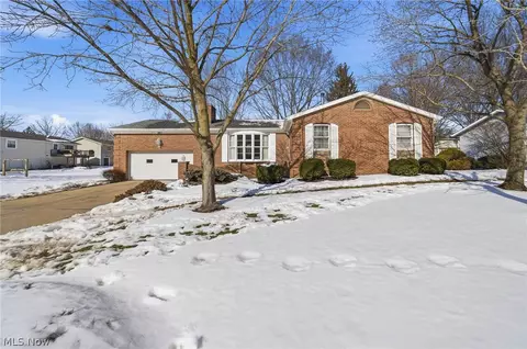 687 Lockwood Rd, Barberton, OH 44203