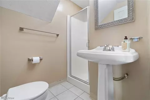 715 Carol Ln, Elyria, OH 44035 photo 21