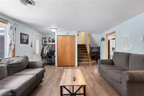 715 Carol Ln, Elyria, OH 44035 photo 7
