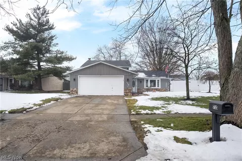 715 Carol Ln, Elyria, OH 44035 photo 2