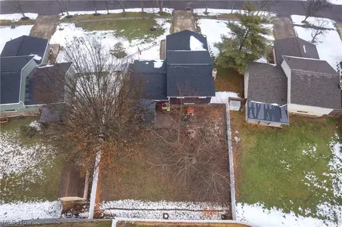715 Carol Ln, Elyria, OH 44035 photo 24