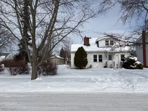 4312 Kenmore Ave, Parma, OH 44134