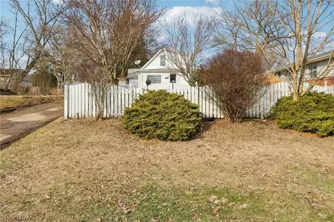 575 Flora Ave, Akron, OH 44314
