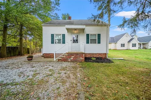 26571 Sprague Rd, Columbia Station, OH 44028