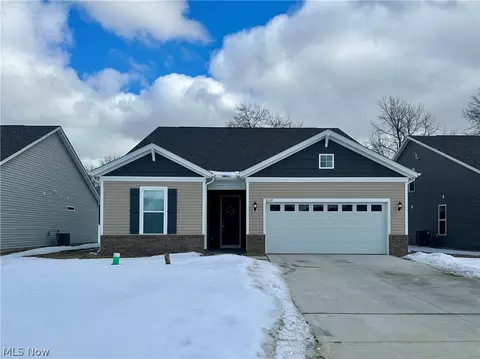 8139 Brookview Ln, Mentor, OH 44060