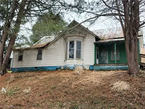 624 Court St, Harrisville, WV 26362