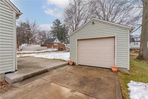1614 Edmeyer Ave NW, Canton, OH 44708 photo 3
