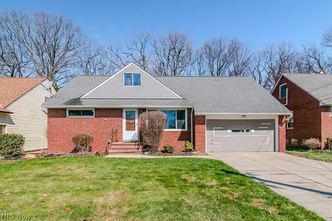 1726 Braeburn Park Dr, Euclid, OH 44117