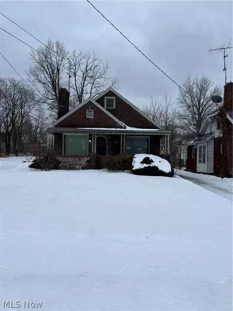 221 E Avondale Ave, Youngstown, OH 44507
