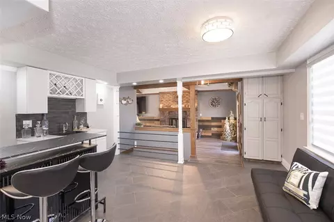 Entry Way - 3906 Everett Rd, Richfield, OH 44286 photo 1 of 2