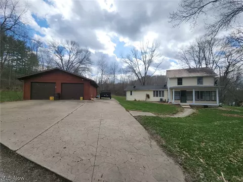 6784 Old Zoarville Rd NE, Zoarville, OH 44656