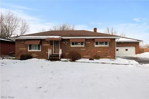 9242 W 130th St, Strongsville, OH 44136