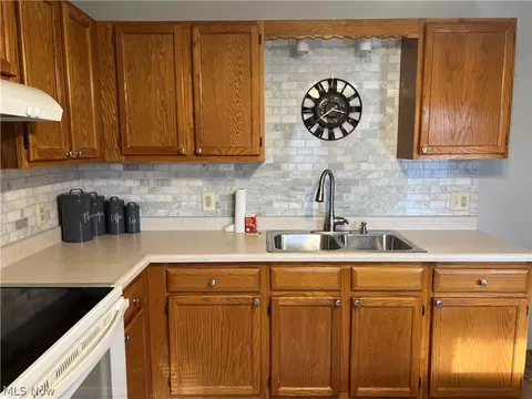 Kitchen - 164 Pine Ln, Barnesville, OH 43713 photo 2 of 3