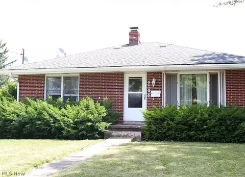 2136 Clark Ave, Alliance, OH 44601