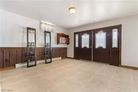 Entry Way - 382 E Mohawk Dr, Malvern, OH 44644 photo 1 of 2