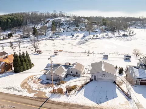 View/Area - 382 E Mohawk Dr, Malvern, OH 44644 photo 1 of 2