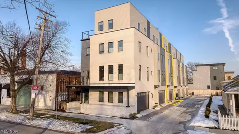 2149 Columbus Rd, Cleveland, OH 44113