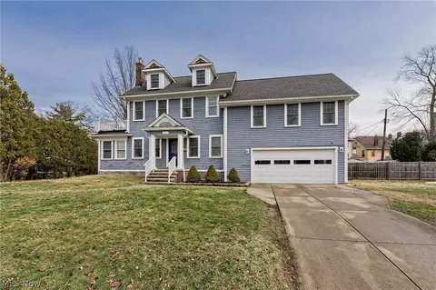 917 Brunswick Rd, Cleveland Heights, OH 44112