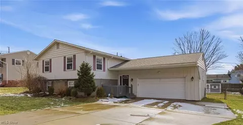 5132 Ridgeglen Cir NW, Canton, OH 44708