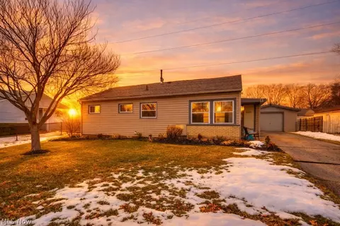 1203 Sarlson Ave, Akron, OH 44314