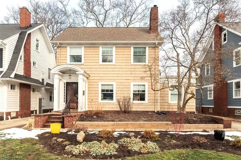 3079 Scarborough Rd, Cleveland Heights, OH 44118