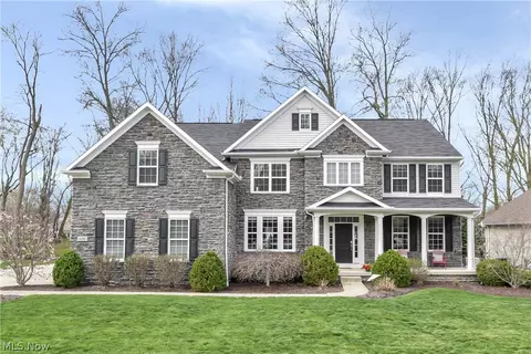 170 Centennial Dr, Avon Lake, OH 44012