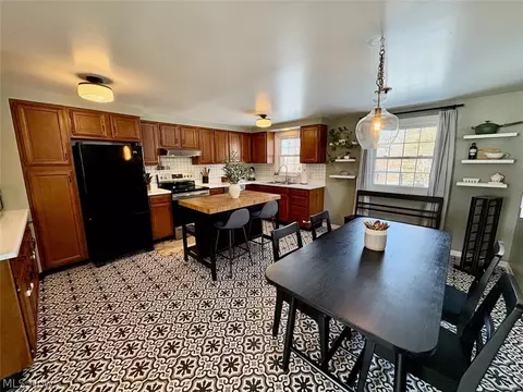8331 Nowlen St, Mentor, OH 44060 photo 6
