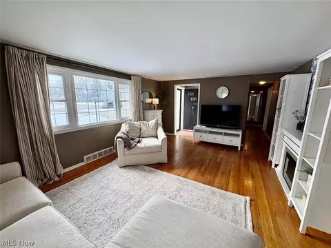 8331 Nowlen St, Mentor, OH 44060 photo 14