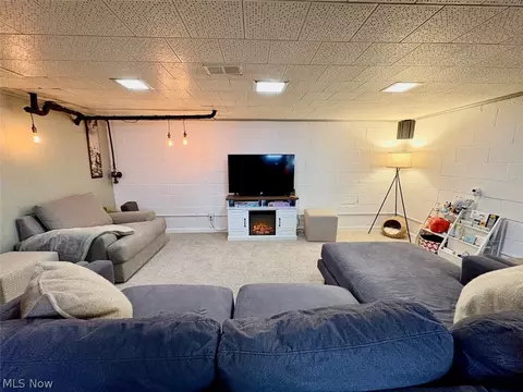 8331 Nowlen St, Mentor, OH 44060 photo 22