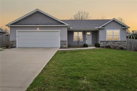 471 Tulip Trl, Wadsworth, OH 44281