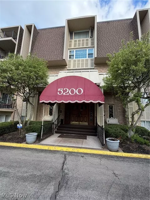 5200 West Blvd #505, Youngstown, OH 44512