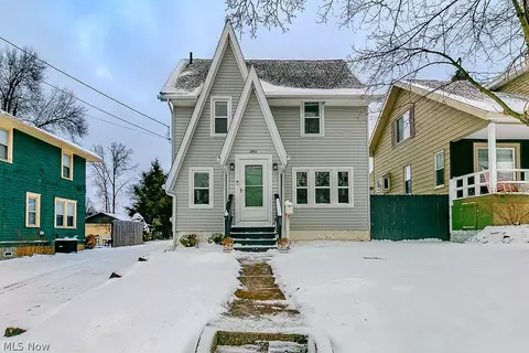 2843 Northland St, Cuyahoga Falls, OH 44221