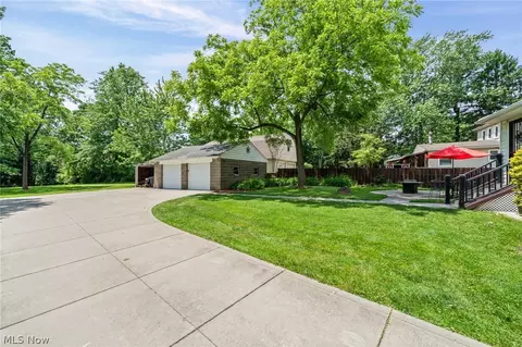 Exterior - 6312 E Pleasant Valley Rd, Independence, OH 44131 photo 4 of 9