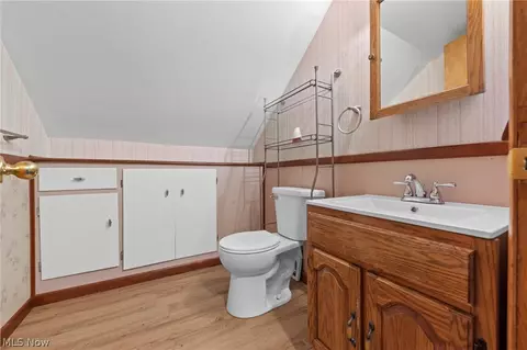 Bath - 6312 E Pleasant Valley Rd, Independence, OH 44131 photo 4 of 6