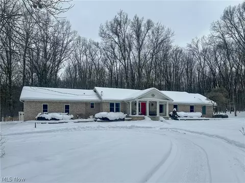 5516 Benton Ln, Brookfield, OH 44403