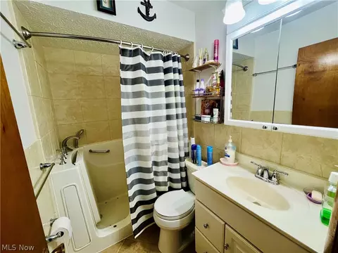 2275 Edwin Ave, Akron, OH 44314 photo 14