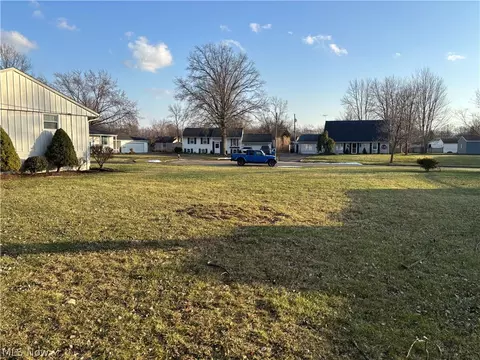 714 Hammer Ct, Elyria, OH 44035 photo 4