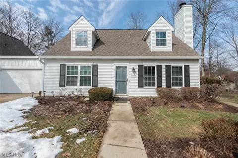 2217 Heather Ln #5, Twinsburg, OH 44087