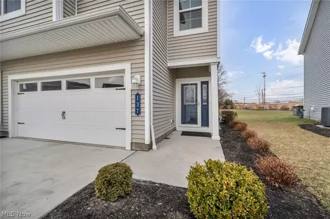 137 Larimar Dr, Willowick, OH 44095 photo 3