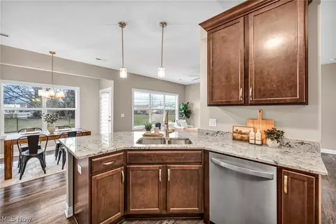 137 Larimar Dr, Willowick, OH 44095 photo 12