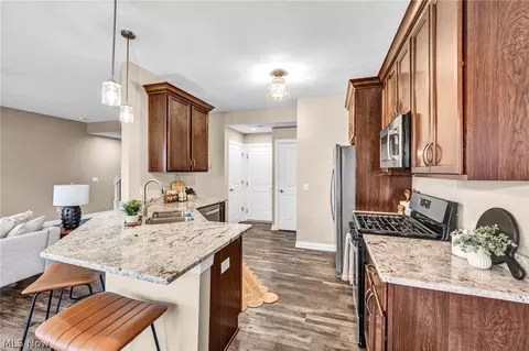 137 Larimar Dr, Willowick, OH 44095 photo 11