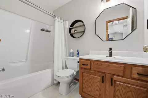 Bath - 2714 19th St NW, Canton, OH 44708 photo 5 of 6