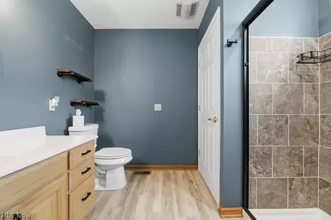 Bath - 2714 19th St NW, Canton, OH 44708 photo 2 of 6