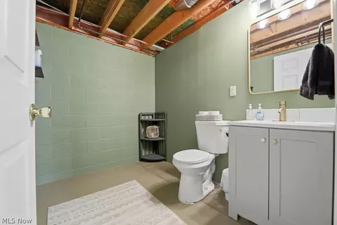 Bath - 2714 19th St NW, Canton, OH 44708 photo 6 of 6