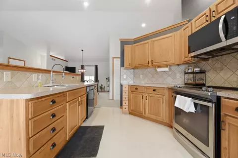 Kitchen - 2714 19th St NW, Canton, OH 44708 photo 4 of 6
