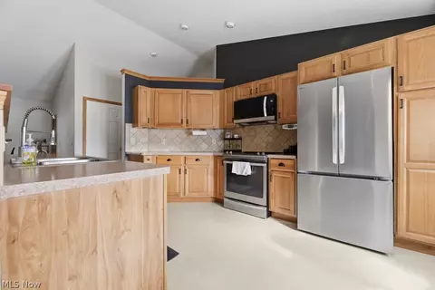 Kitchen - 2714 19th St NW, Canton, OH 44708 photo 1 of 6