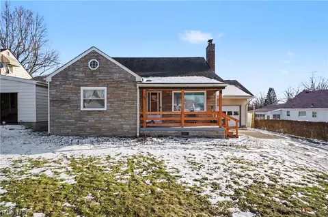 97 Rosary Dr, Campbell, OH 44405